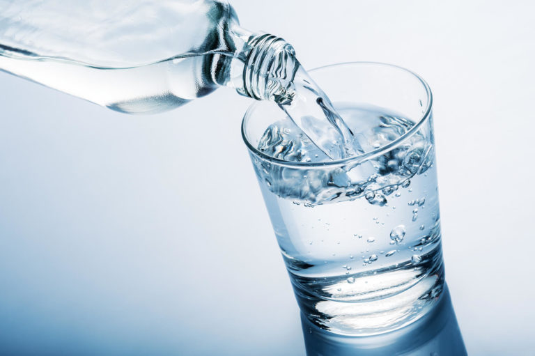 Se desmonta el mito de los ocho vasos de agua al día, podemos beber la que queramos