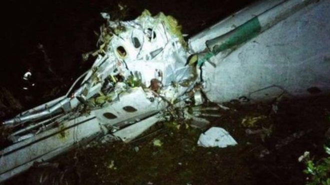 Trágico accidente cerca de Medellín del avión que transportaba al equipo brasileño Chapecoense deja 75 muertos