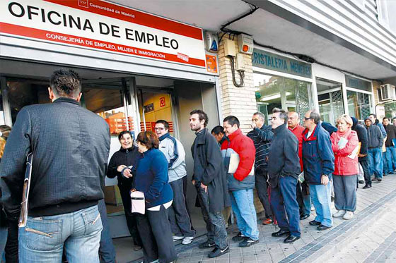 España: Ya son 3,76 millones de desempleados y el gobierno se hace de la vista gorda