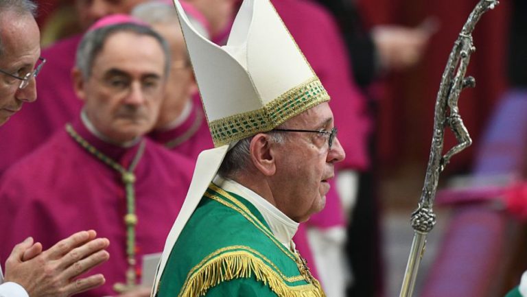 El papa Francisco permite a sacerdotes la absolución del aborto de forma indefinida