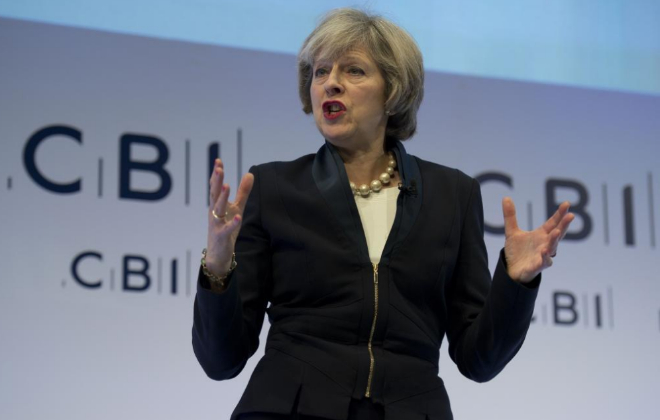 Theresa May promete una rebaja del impuesto de sociedades para amortiguar los efectos del Brexit