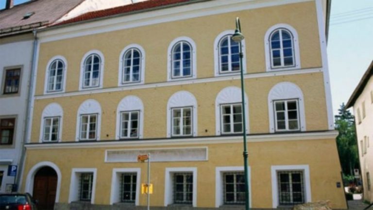 Parlamento austríaco aprobó la expropiación de la casa natal de Adolf Hitler