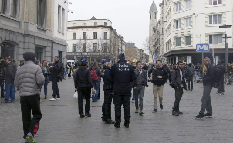 Bruselas: Molenbeek multa con 350 euros las reuniones de más de tres personas