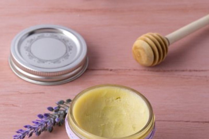 How to Make Homemade Cream for Stretch Marks