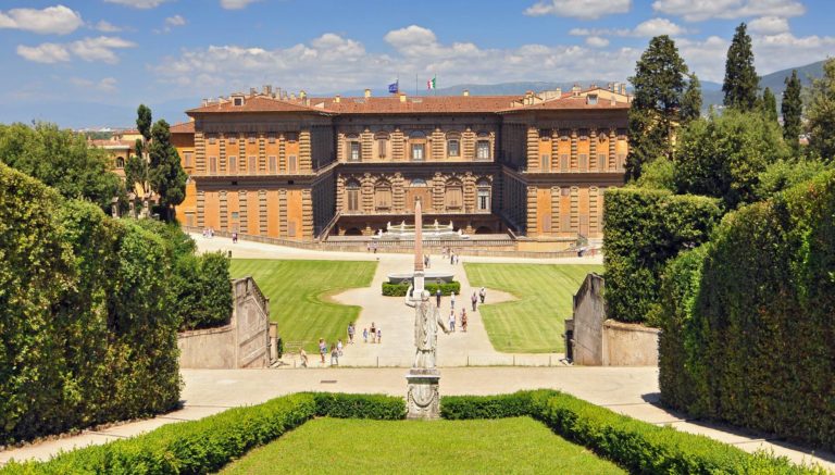Gucci parade moves from Athens to Florence in exchange for 2.2 million